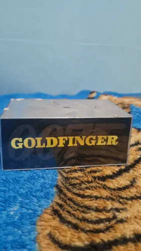 Miniatura aston Martin DB5 Goldfinger+caixa acrilica