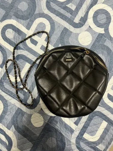 Bolsa preta transversal Arezzo 