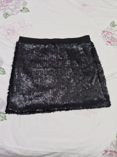 Mini saia preta paetê