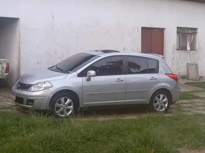 Nissan Tiida SL 1.8/1.8 Flex 16V Aut. 2011