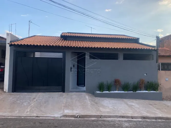 Belíssima casa com 03 dormitórios - Geisel