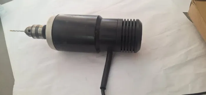 Furadeira de Bancada 127V