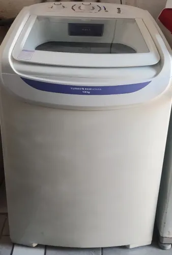 VENDO UMA MÁQUINA DE LAVAR ELECTROLUX 13 KILOS BEM CONSERVADA