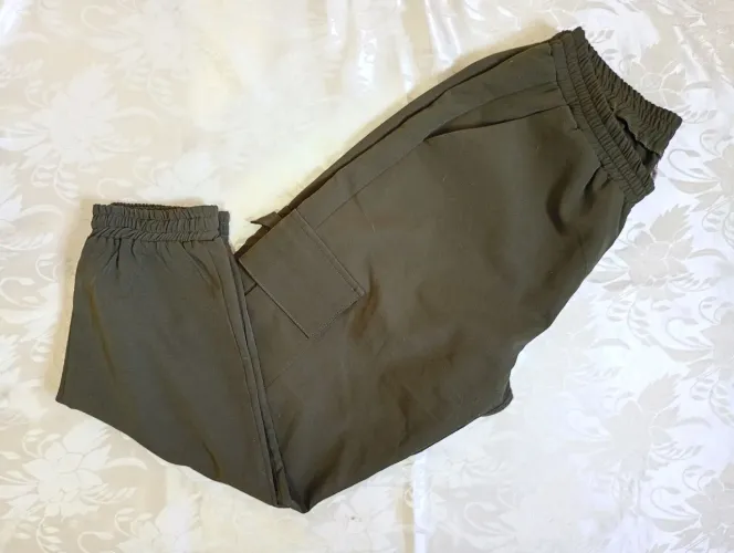 Calça jogger verde militar
