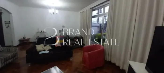 Casa com 316 m², 6 quartos sendo 2 suítes à venda no bairro Alto de Pinheiros.