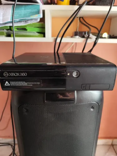 Xbox 360 Em Perfeito Estado ( Destravado) Com + de 100 jogos!