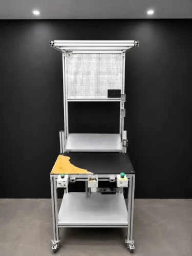 Bancada Industrial Usada 700x690mm com Estrutura de Alumínio e Rodízios