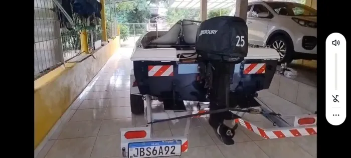 Excelente Lancha em fibra de vidro