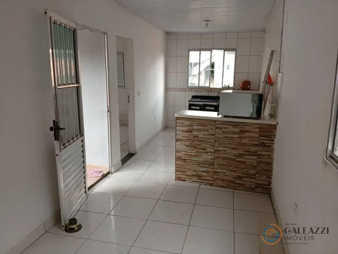 Casa com 1 dormitório para alugar, 40 m² por R$ 750,00 - Jardim Record - Taboão da Serra/S