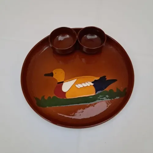 Petisqueira Vintage em Cerâmica Esmaltada com Pato Decorativo e Molheiras Integradas