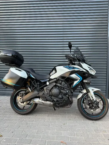 KAWASAKI VERSYS 650 TOURER ABS BRANCA 2025