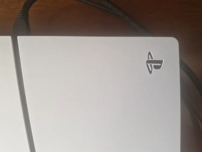PlayStation 5 novo e 2 jogos