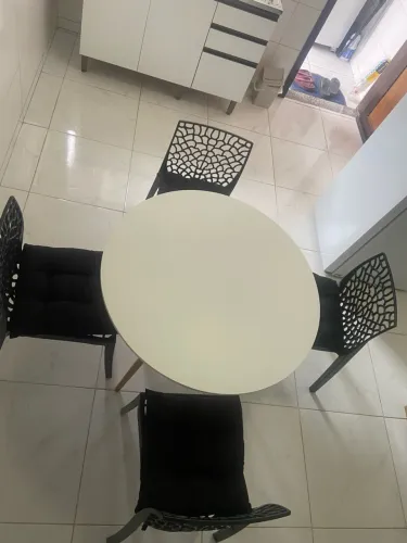 Mesa 4 lugares + cadeiras