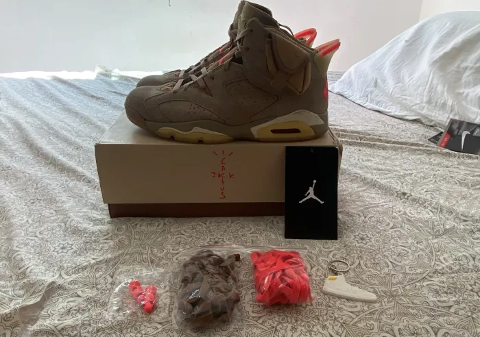 Air Jordan 6 Retro Travis Scott British Khaki - Tam 41- Completo