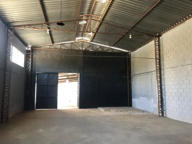 Galpão Comercial para aluguel, 460m2. Chácara Santa Luzia - Taubaté - SP
