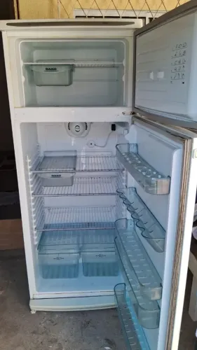 Geladeira usada 127V