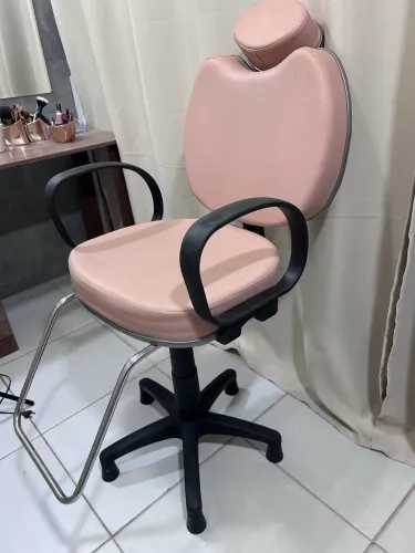 Cadeira de cabeleireiro(semi nova)
