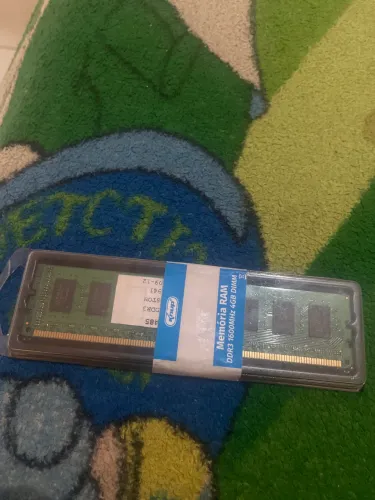 MEMÓRIA 4g, NUNCA USADA, ESTÁ TOTALMENTE NOVA DENTRO DA CAIXA!