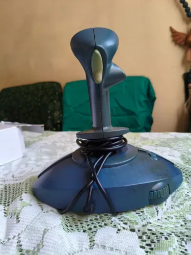 Joystick Manche Genius Flight 2000 F-22 - Clássico Retrô para Simuladores de Voo