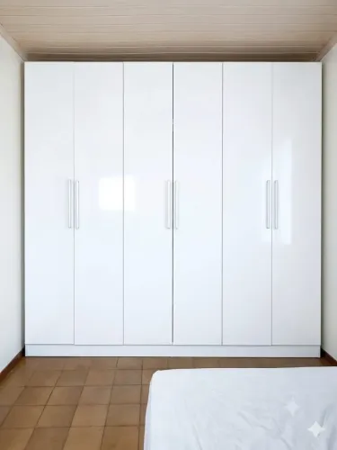 Guarda-Roupa Casal Grande Branco (6 Portas e 3 Gavetas) - Semi-Novo