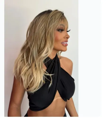 Vende-se uma lace tamanho grande, cor loira nova, na caixa nunca usada