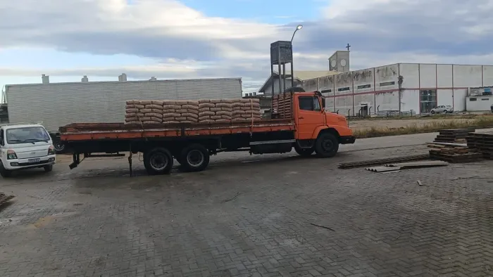 Vendo ou troco caminhão truck