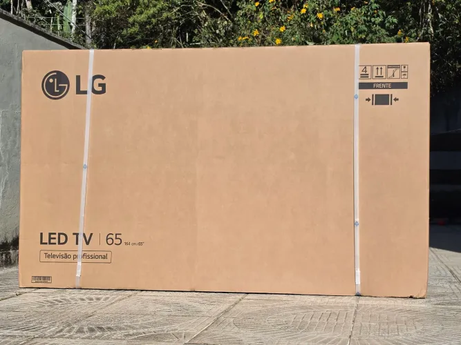 Smart TV LG 65 UHD 4K modelo 65AU801C LACRADA