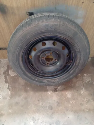 Pneu com calha Fiat aro 14