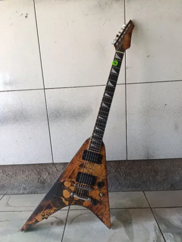 Guitarra Flying V Strinberg