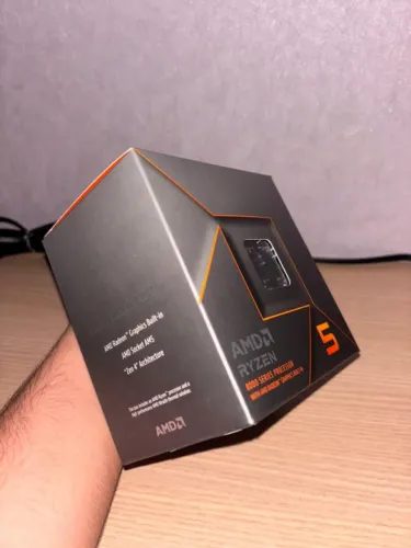 AMD Ryzen 5 8500G, 3.5GHz (5.0GHz Turbo)