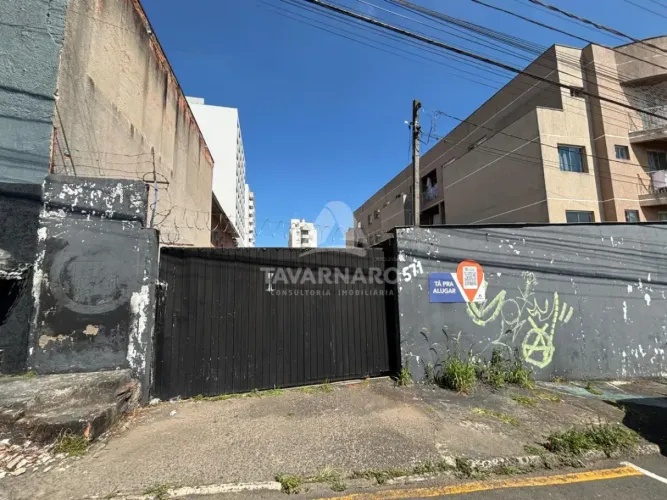 Espaço Comercial Ideal para Lava-Car ou Estacionamento!