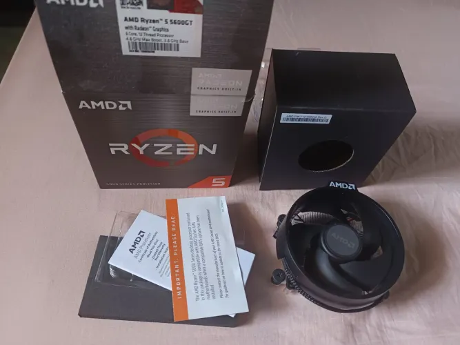 Caixa Box Ryzen 5600GT com Cooler AMD s/processador
