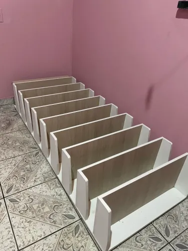 Sapateira de parede (9 prateleiras)