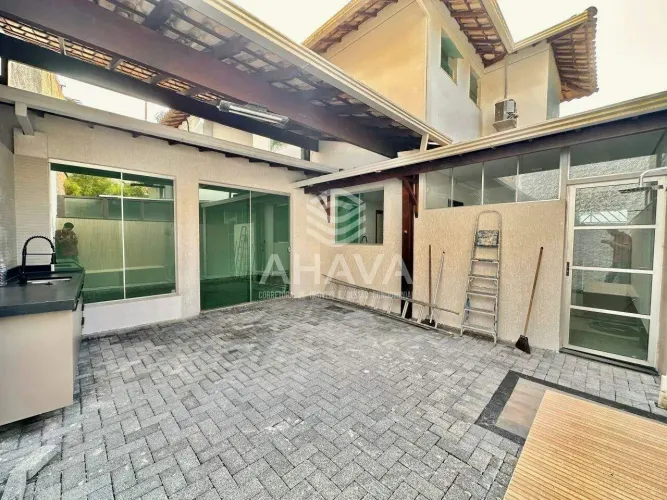 Casa em Condomínio 3 Quartos sendo 1 Suíte, 160m², Bairro Santa Branca, próximo a Avenida 