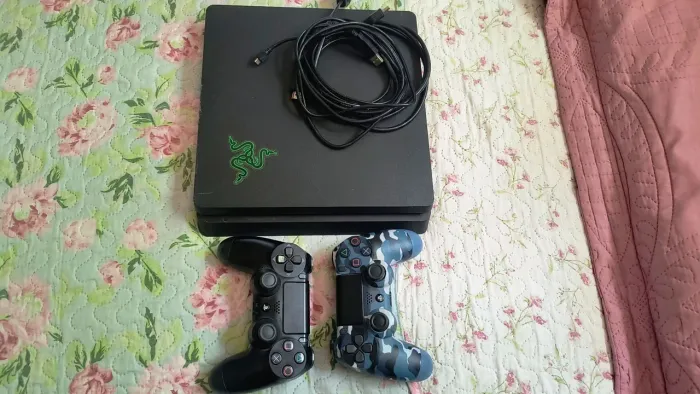Playstation 4 ps4 - Dois controles e 12 jogos mídia digital