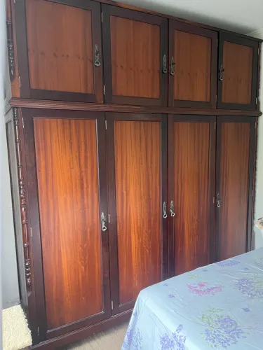Guarda roupa em madeira Imbuia