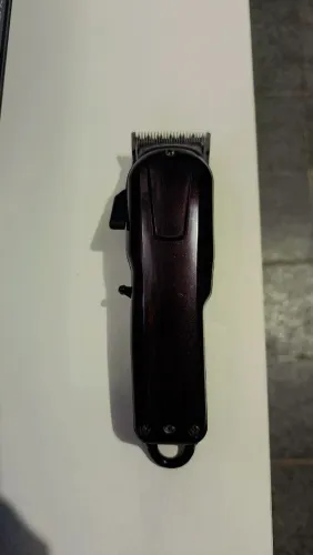 Máquina de cortar cabelo Kemei portátil recarregável 