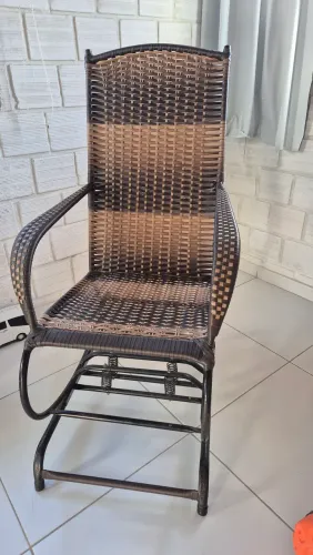 Cadeira de balanço excelente estado