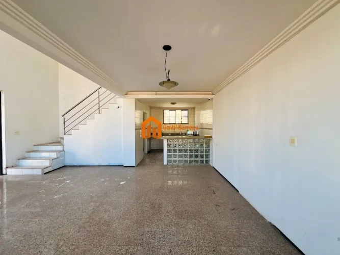 Casa Esquina (3 quadras da Av Pontes Vieira)