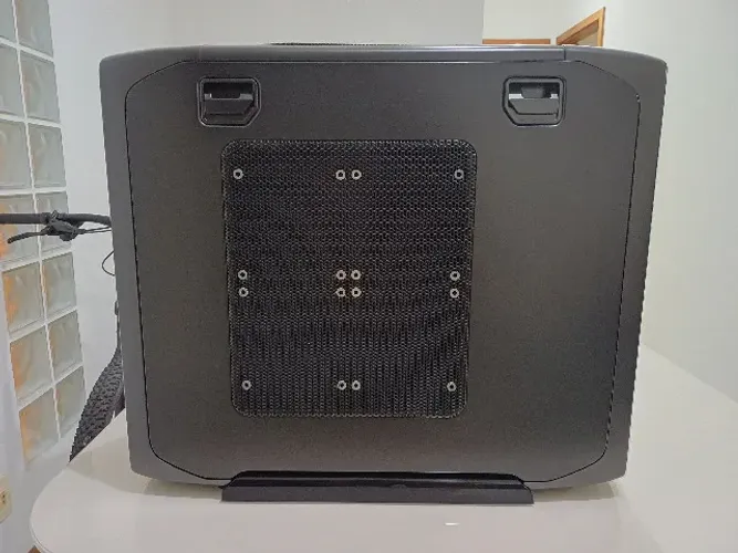 Gabinete Corsair 600T Mesh