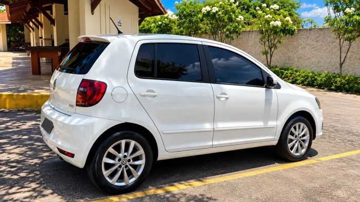Volkswagen Fox 1.6 MI I Motion Total Flex 8V 5P 2014