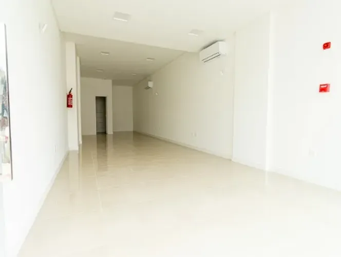 Locação Comercial - Sala nova com 45 m² esquina com 3 avenida - Balneário Camboriú 