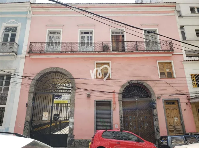 Prédio comercial de 351m² de área útil