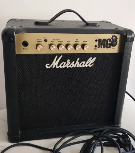 Amplificador Marshall MG15 230v - 40 Watts