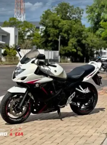 Moto em perfeitas condições 