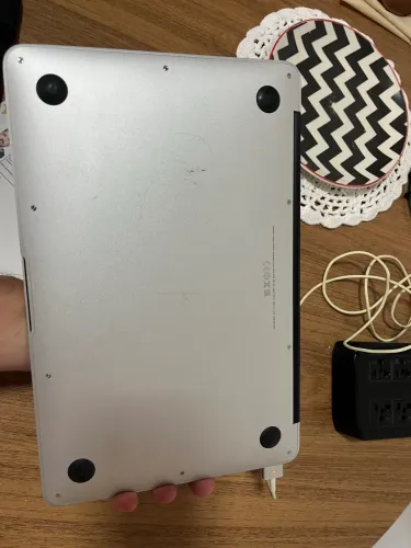 MacBook barramento de led queimado 