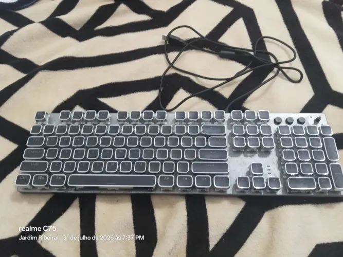 Teclado Mecânico Gamer Adamantiun Excalibur AK4000 RGB 100% (Full Size) + Apoio de Punho