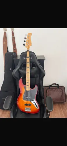 Baixo Sire Marcus Miller v7 2ng geração