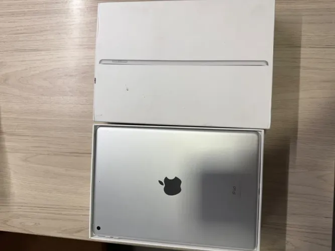 iPad 9 64GB conservado