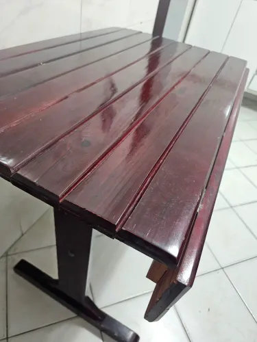 Mesa de madeira dobravel